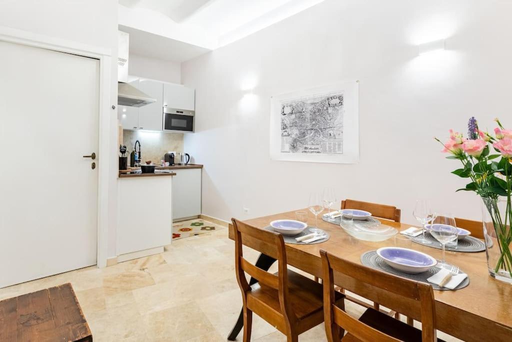 Bottega Augustea Duplex Apartment In Monti Rom Exterior foto