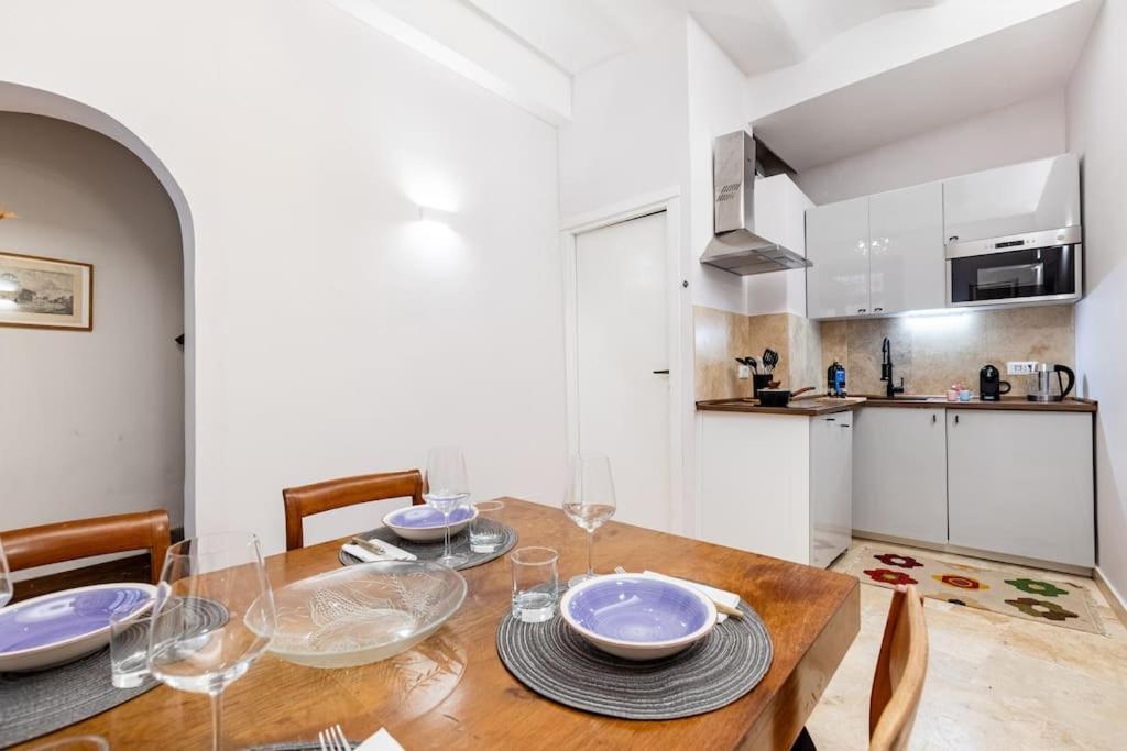 Bottega Augustea Duplex Apartment In Monti Rom Exterior foto