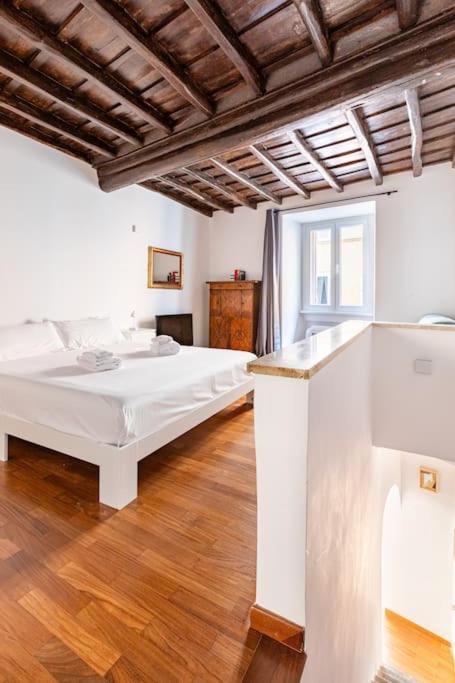 Bottega Augustea Duplex Apartment In Monti Rom Exterior foto