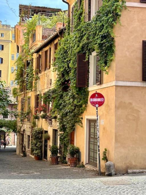 Bottega Augustea Duplex Apartment In Monti Rom Exterior foto